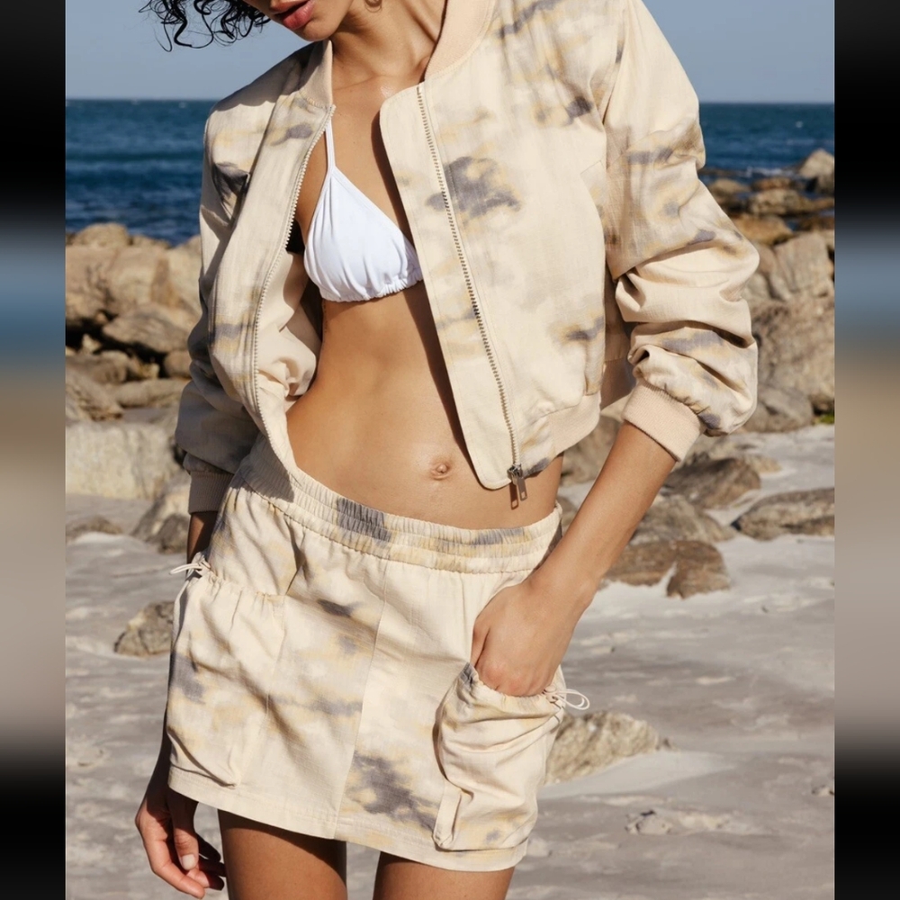 ZARA | Women's Beige/Grey Tie-Dye Printed Cargo Elastic Waist Mini Skirt